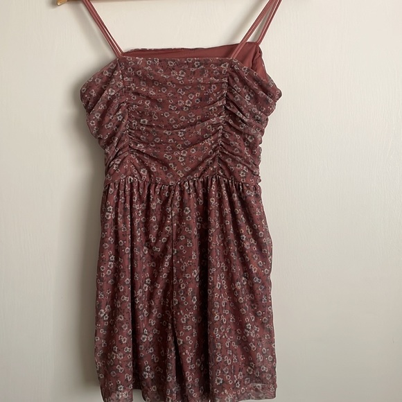 Mauve Pink Floral Romper - Picture 2 of 3